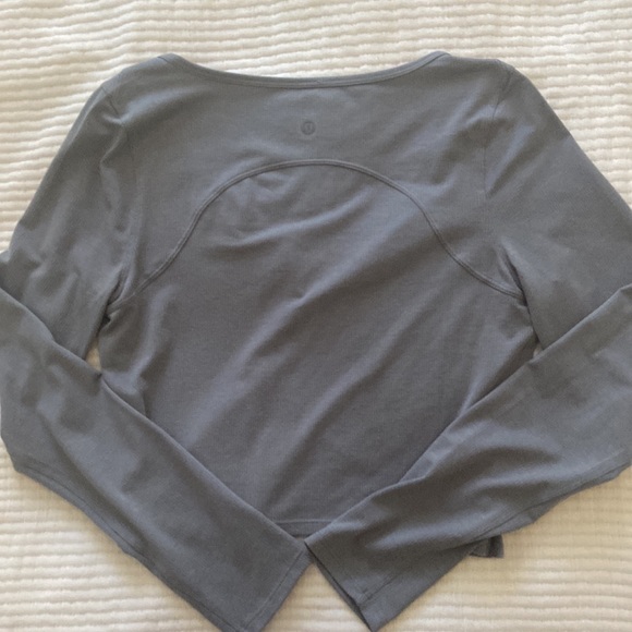 Lululemon long sleeve cropped top - Picture 2 of 2